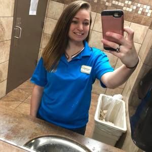 Meet your Posher, Caitlin